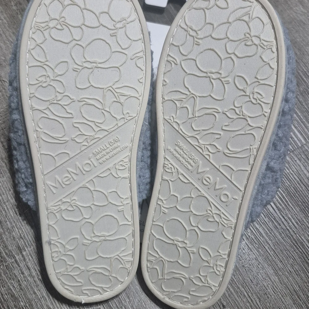 Clarks Women's Size 6 Red Flip Flops - Picture 9 of 10